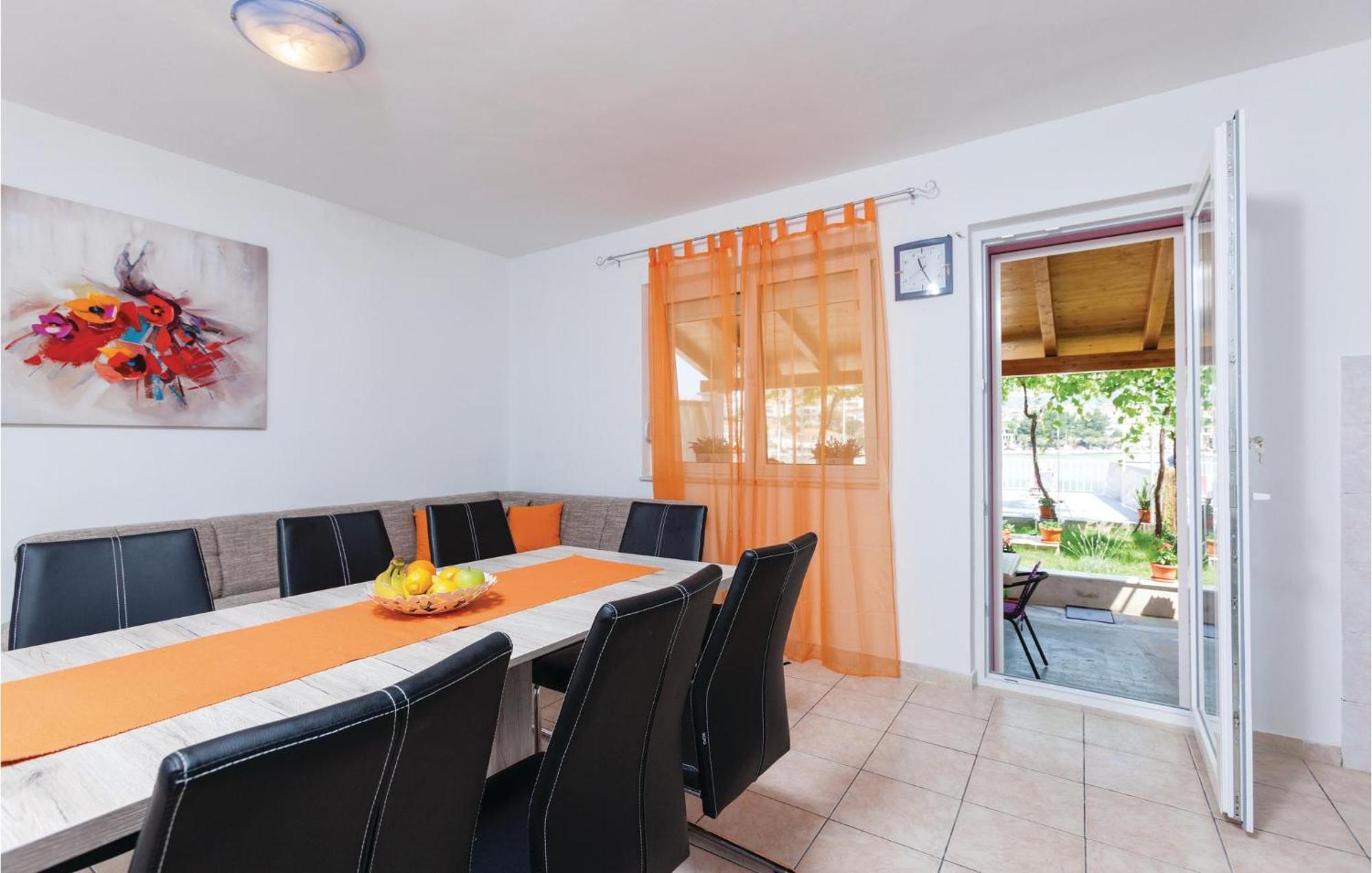 Ferienhaus 4 Bedroom Beach Front In Stobrec Split